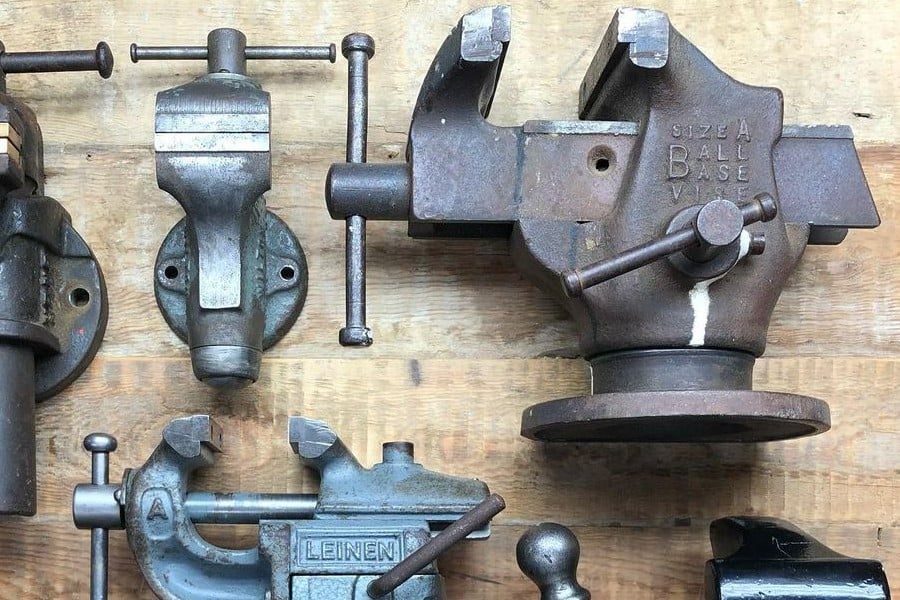 bench-vise-on-the-wood-stand