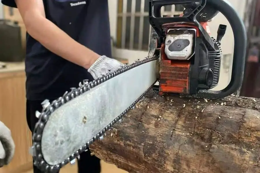 stabilize-the-chain-saw-table