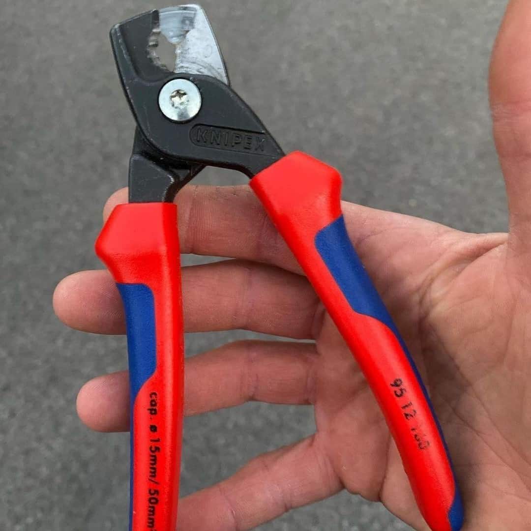 red wire cutters